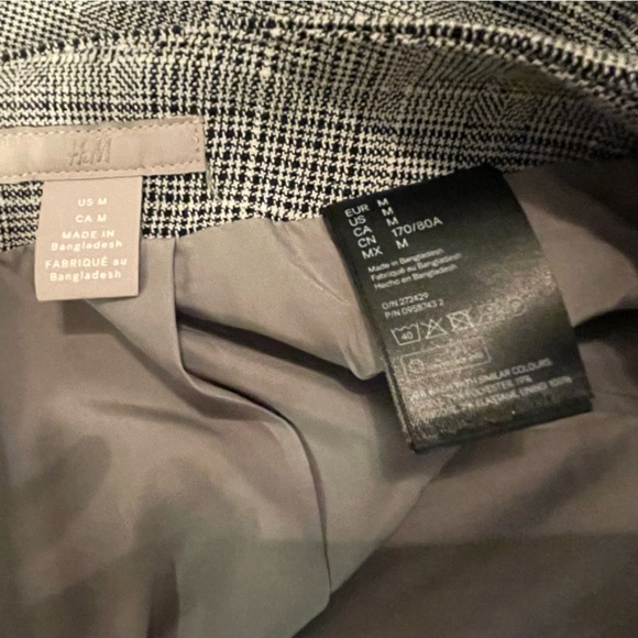 Plaid skirt with gold detail belt - Picture 3 of 4